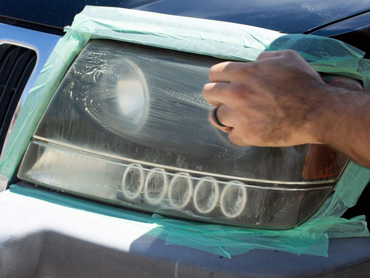 Meguiar's heavy duty headlight restoration kit, for windshield.