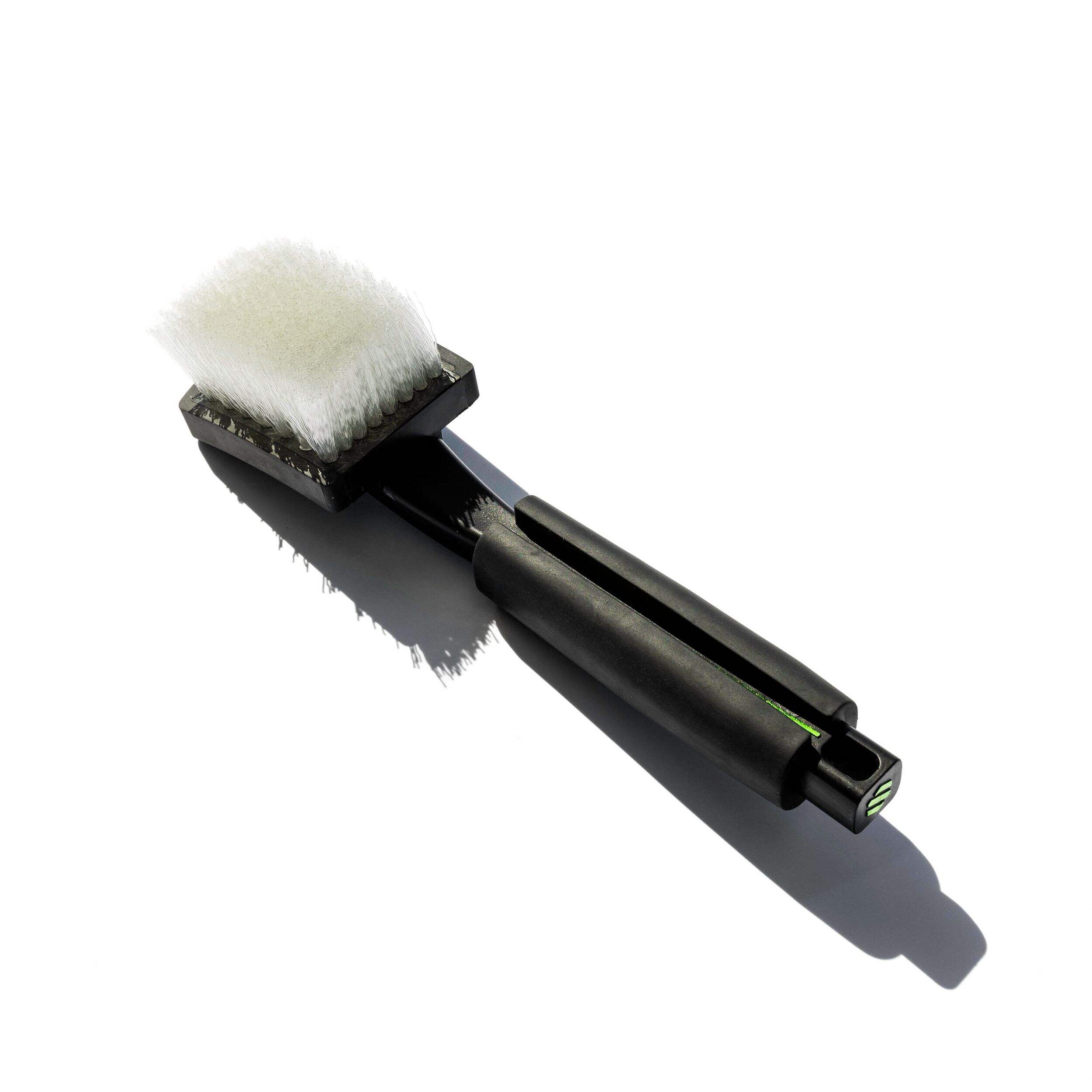 Silverwax Tire Brush, Straight Handle, Nylon Bristles Overhead_Plunge