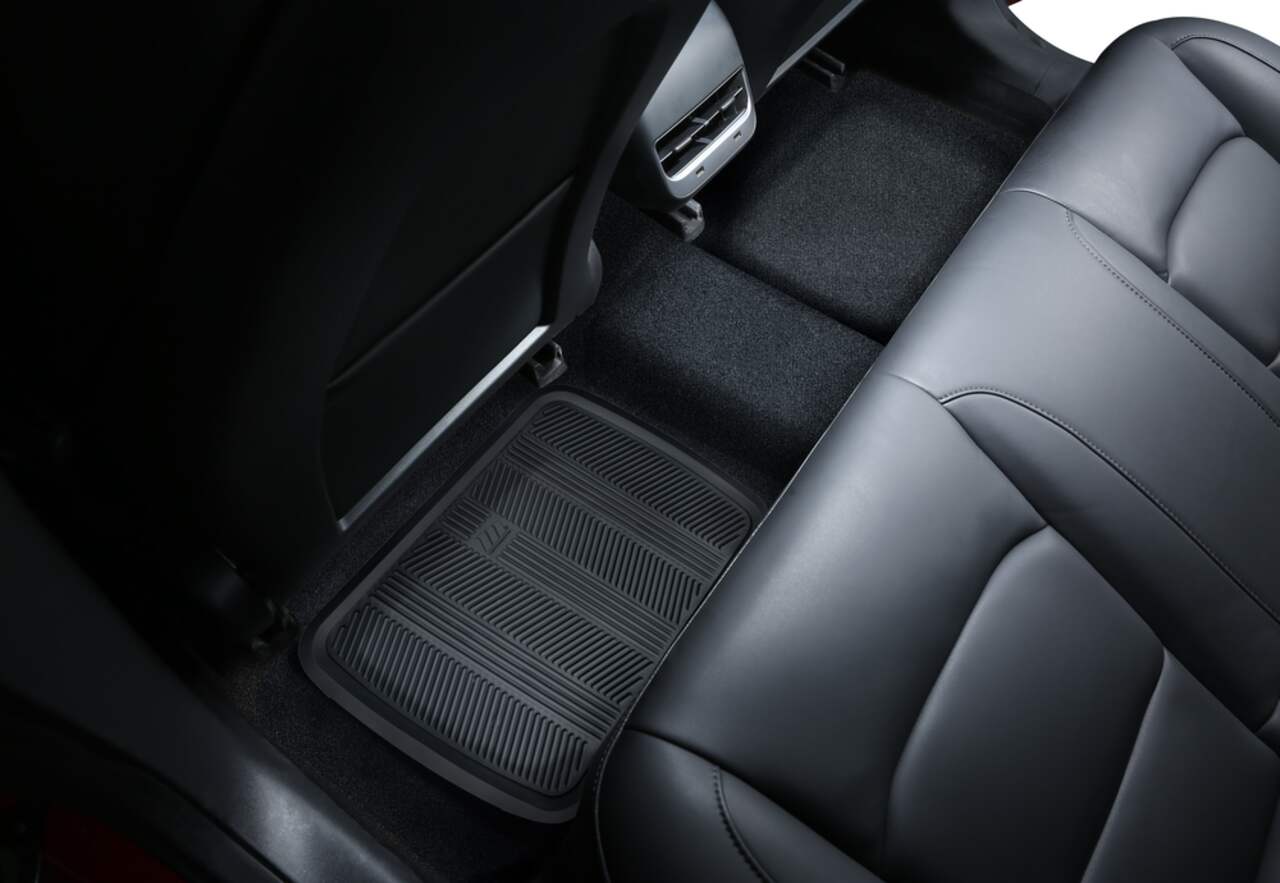 MotoMaster Premium All Season Rear Rubber Floor Mat