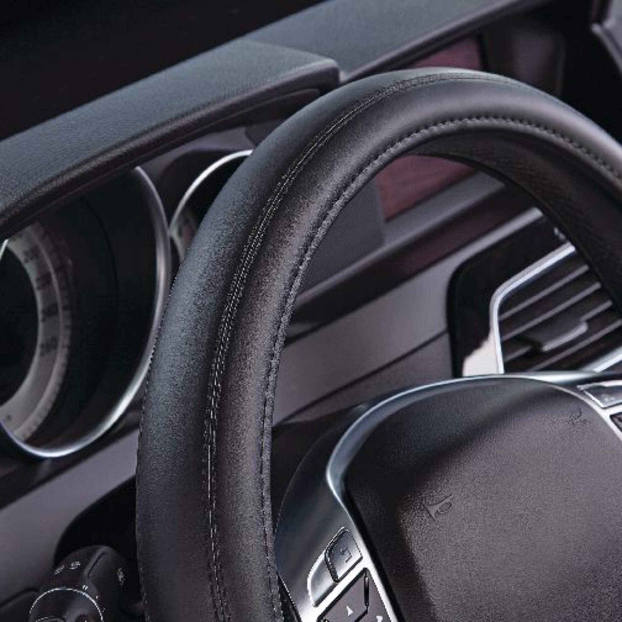 AutoTrends Glovebox Faux Leather Basic Steering Wheel Cover Canadian Tire