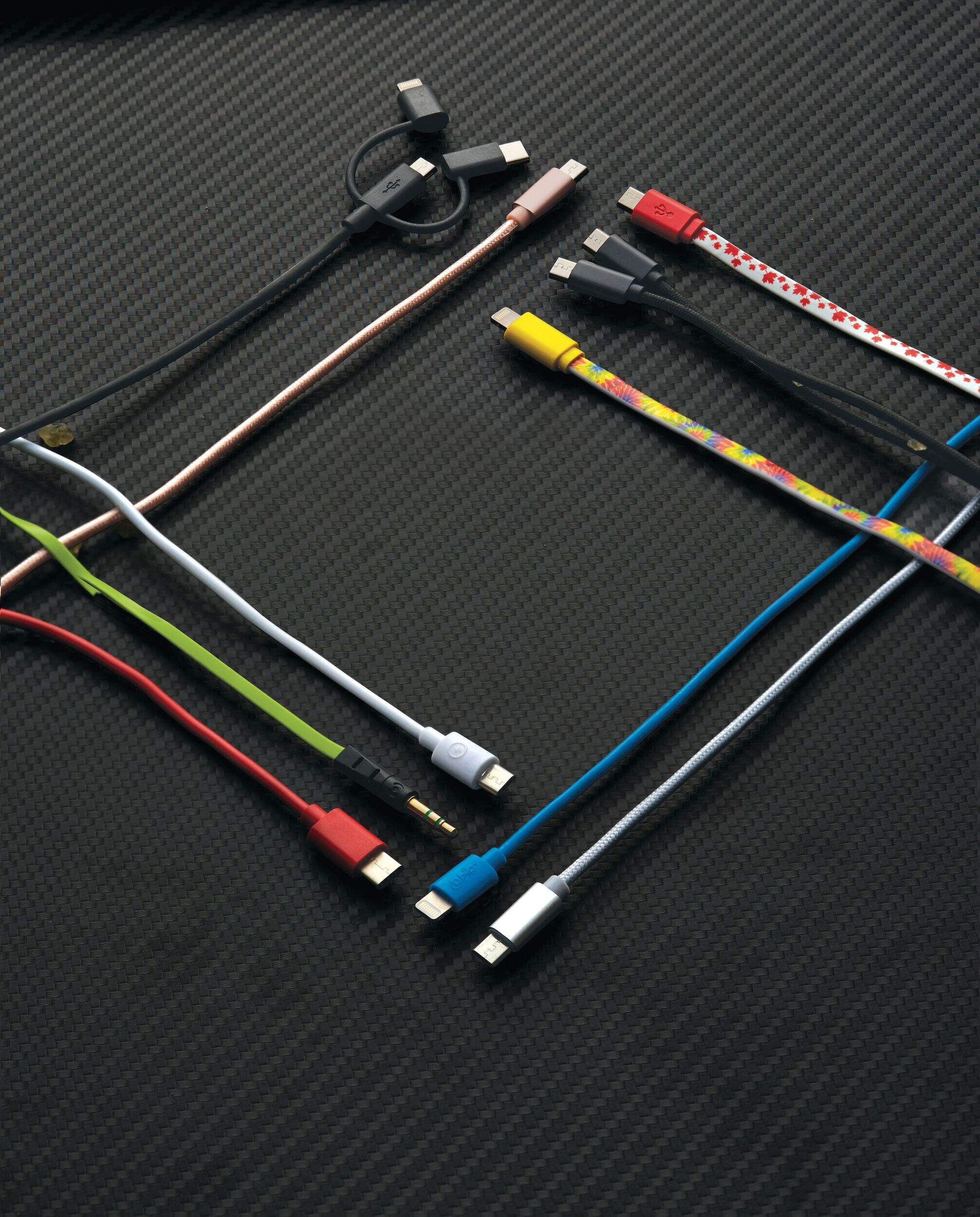AutoTrends Dual-Tip Micro Cable CloseUp