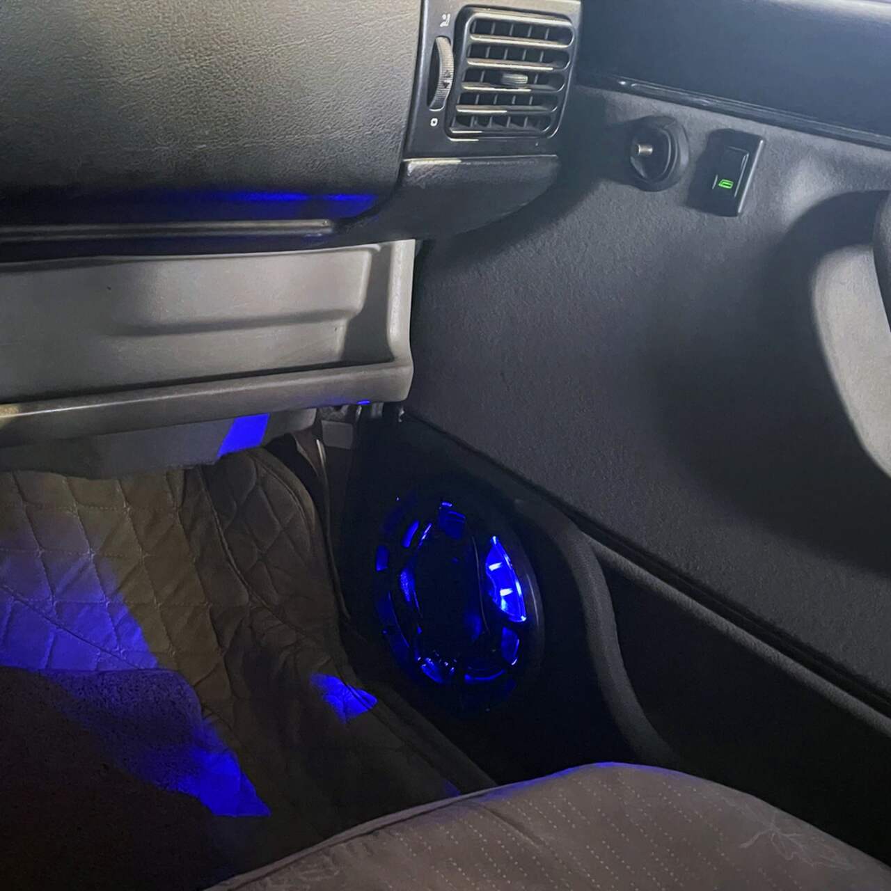 Led light car deals speakers