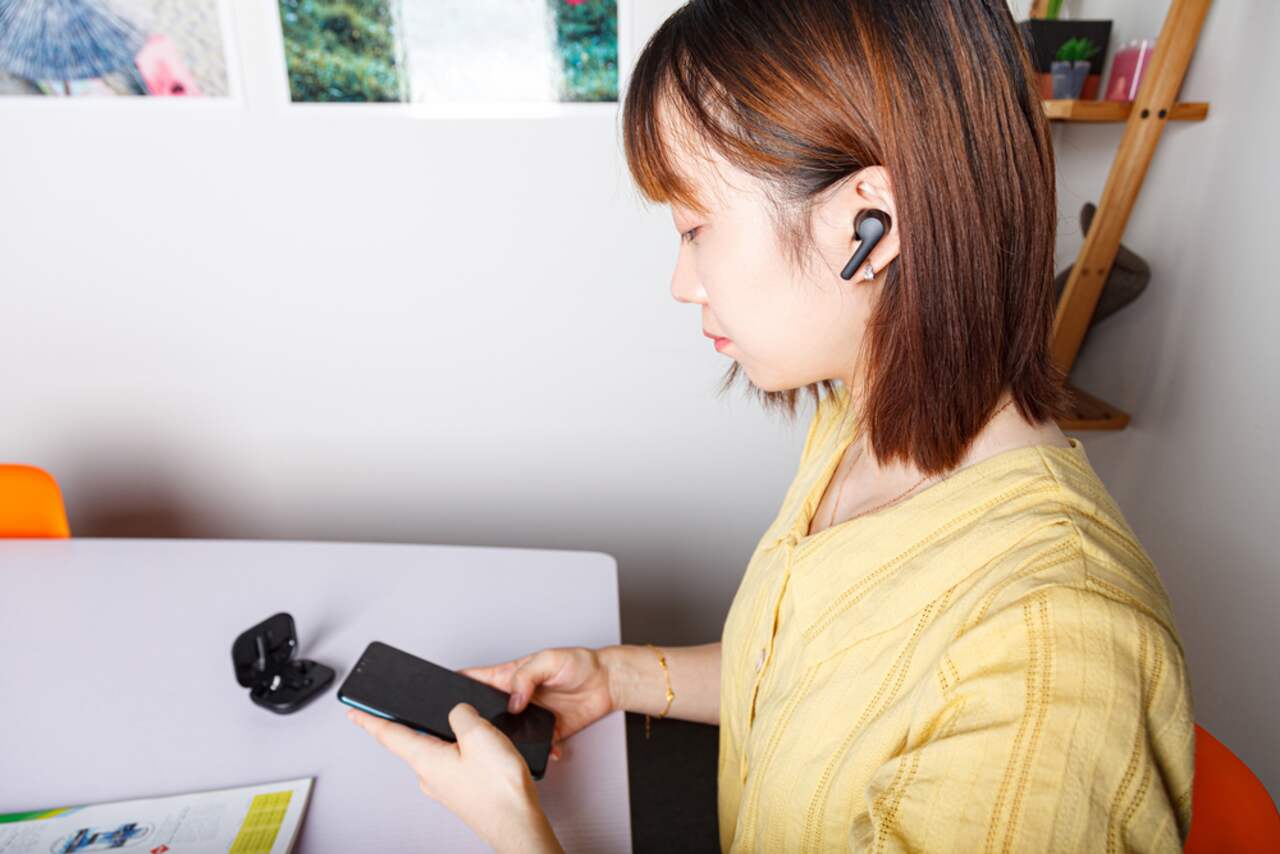 Bluehive BluePods Iso True Wireless Earbuds with Charging Case