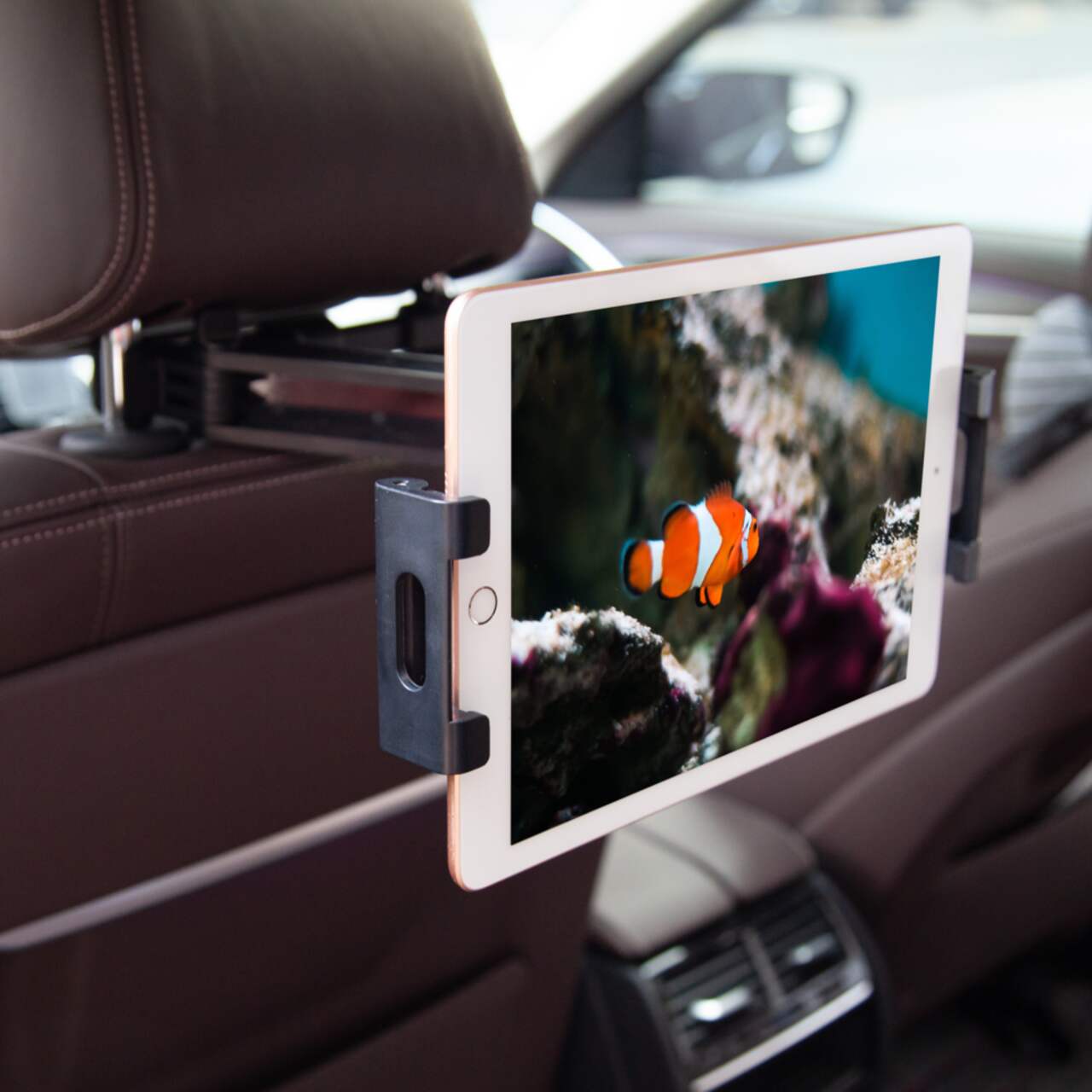 Support tablette pour voiture Porte - Tablet type iPad 2 3 4 noire  universelle ajustable H 10-20 cm
