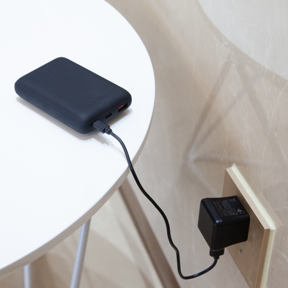 Bluehive 10,000 mAh Wireless Charger Power Bank with Battery Charge