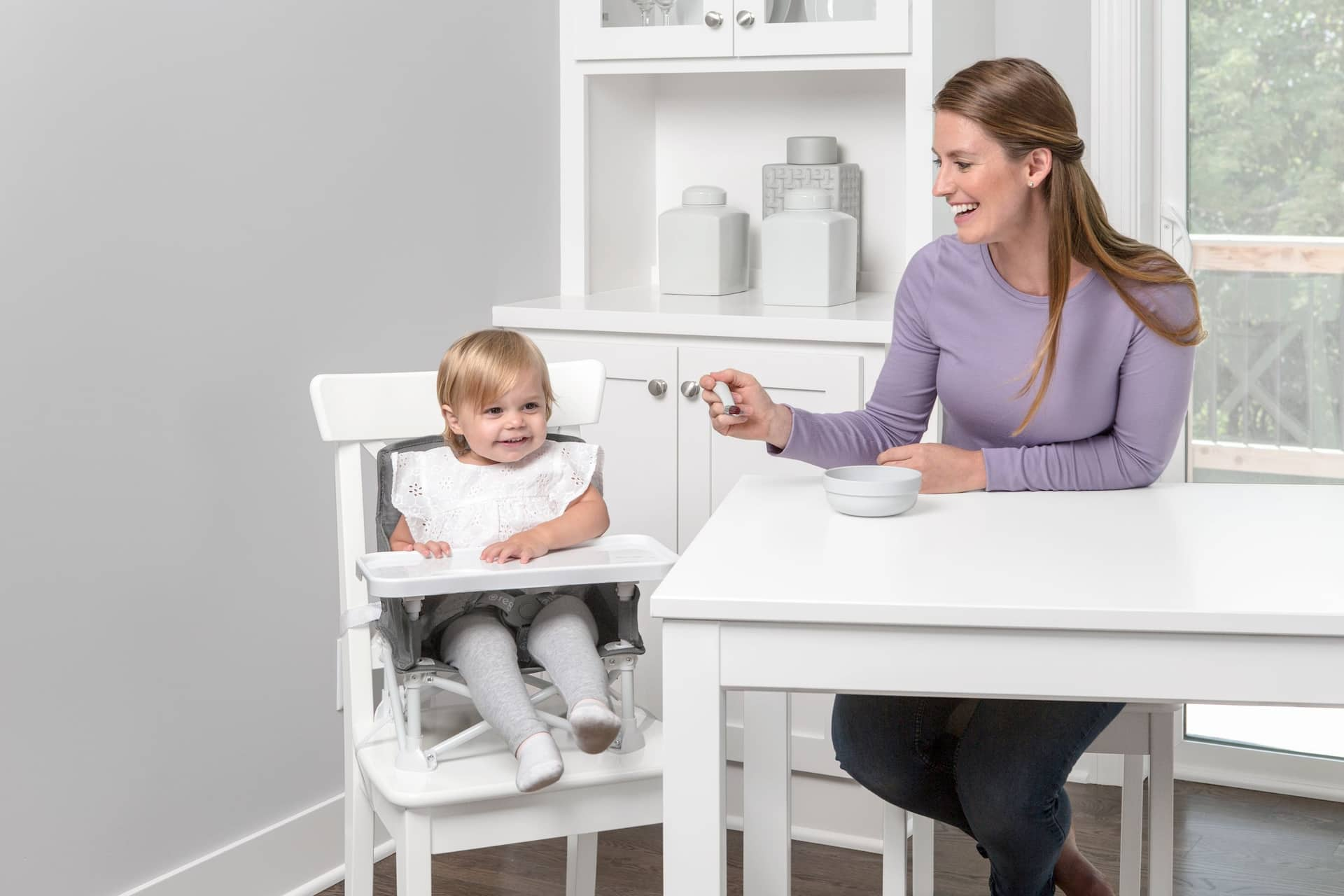 Regalo baby cheap high chair portable