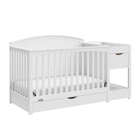 Graco Bellwood Crib & Changer with Drawer Front_Three_Fourths_Angled_Right