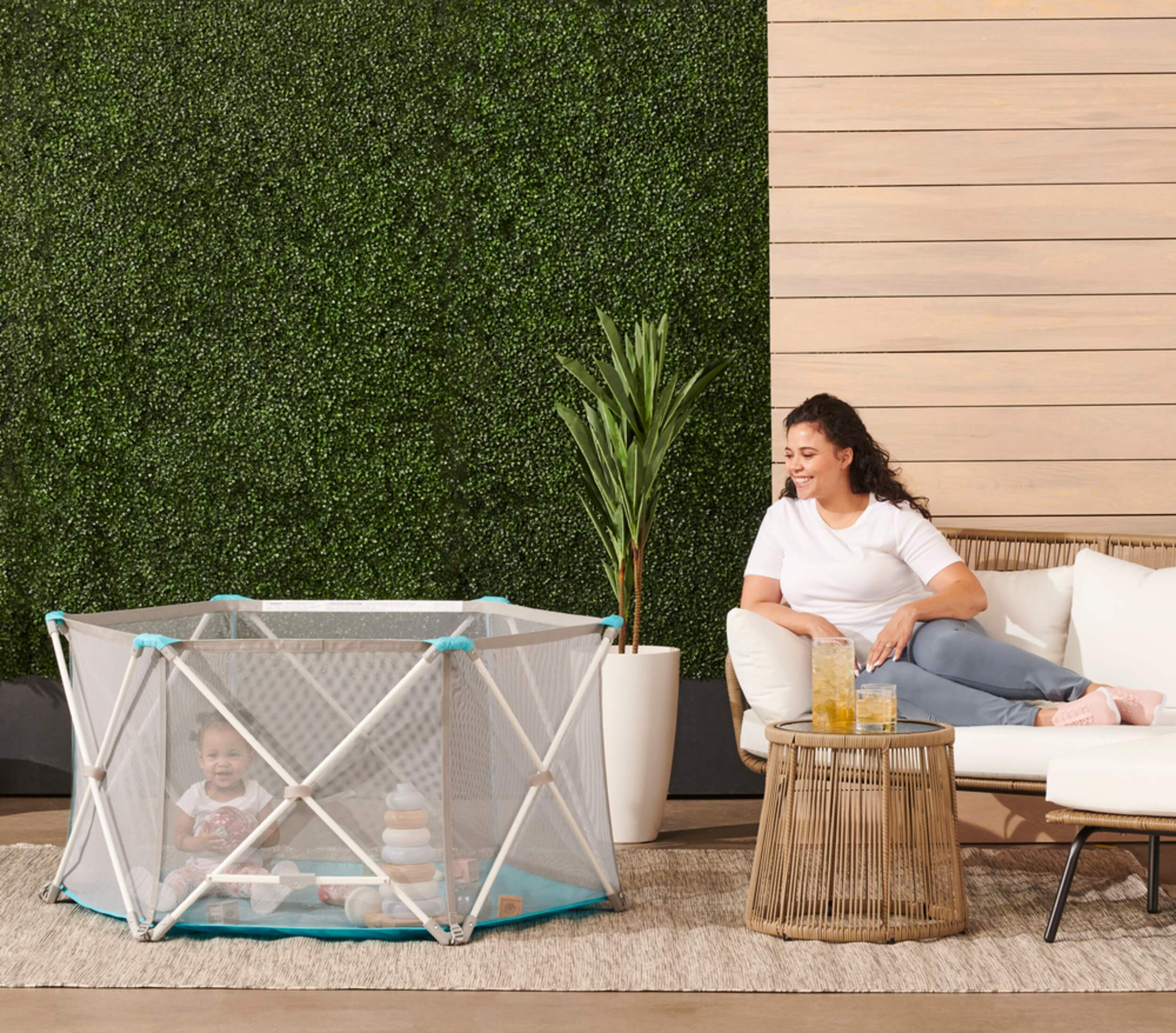 Regalo 6Panel My Play Portable Play Yard Canadian Tire