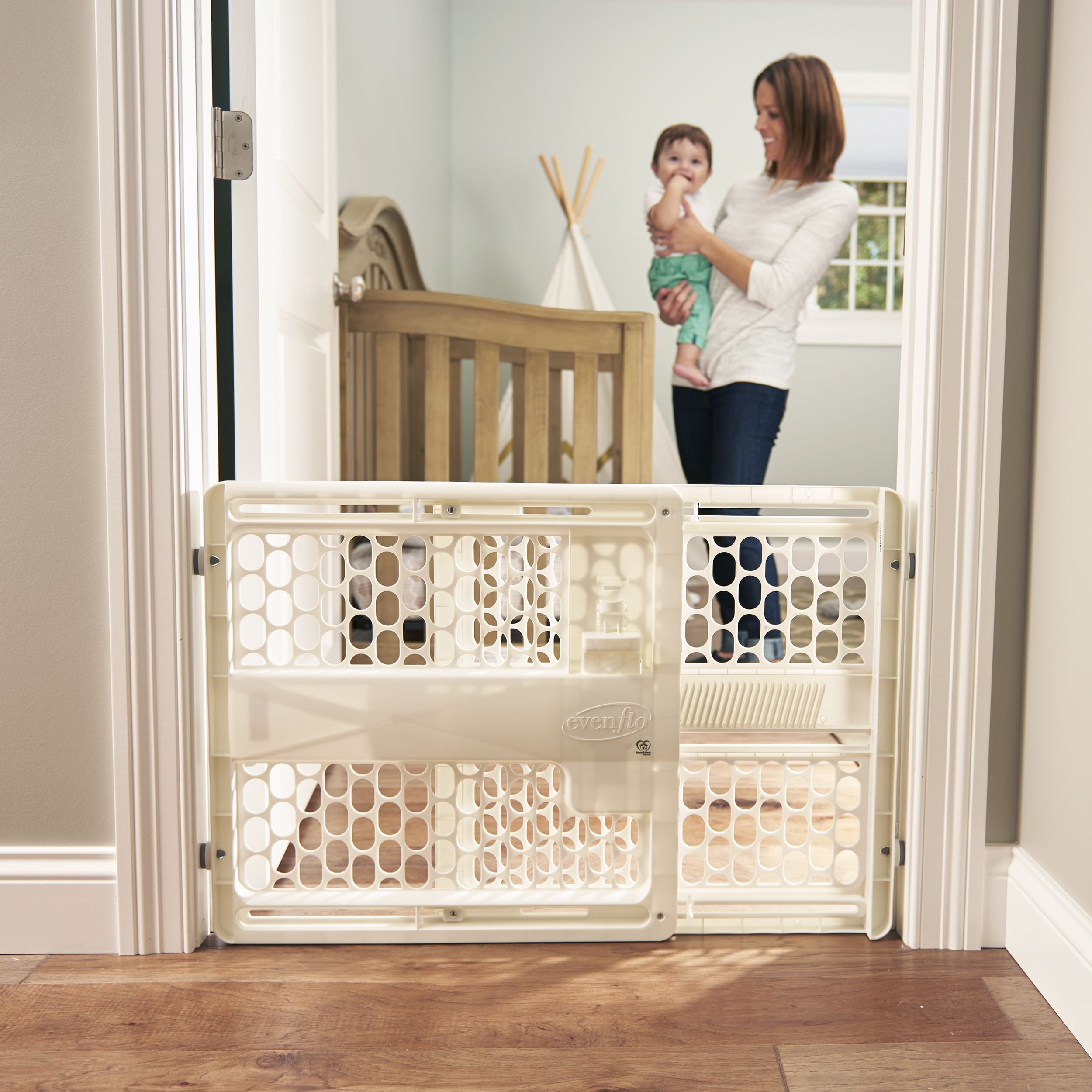 Evenflo baby clearance & pet gates