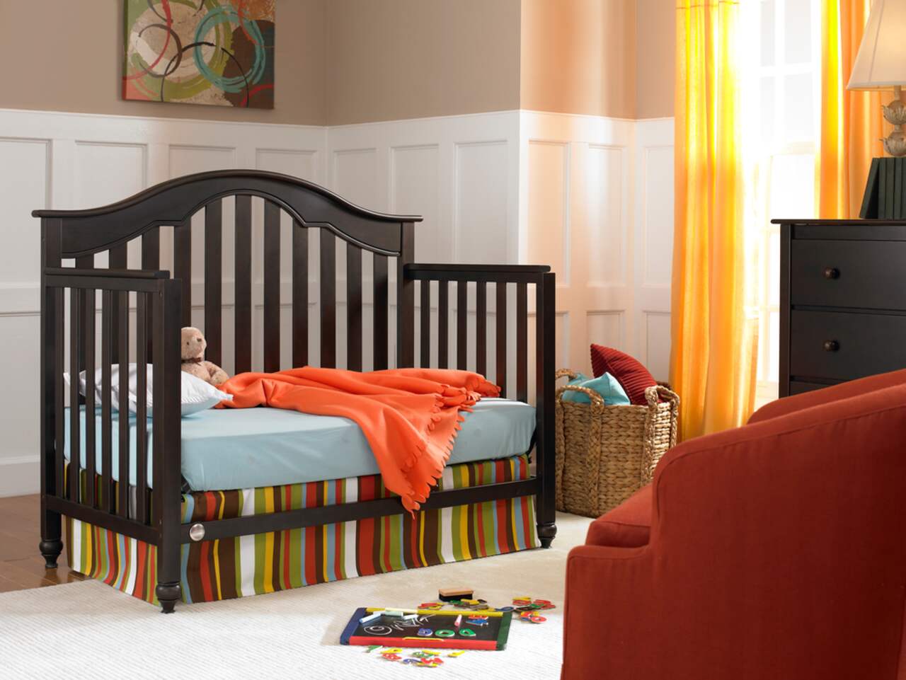 Fisher Price Kingsport Adjustable Convertible Crib