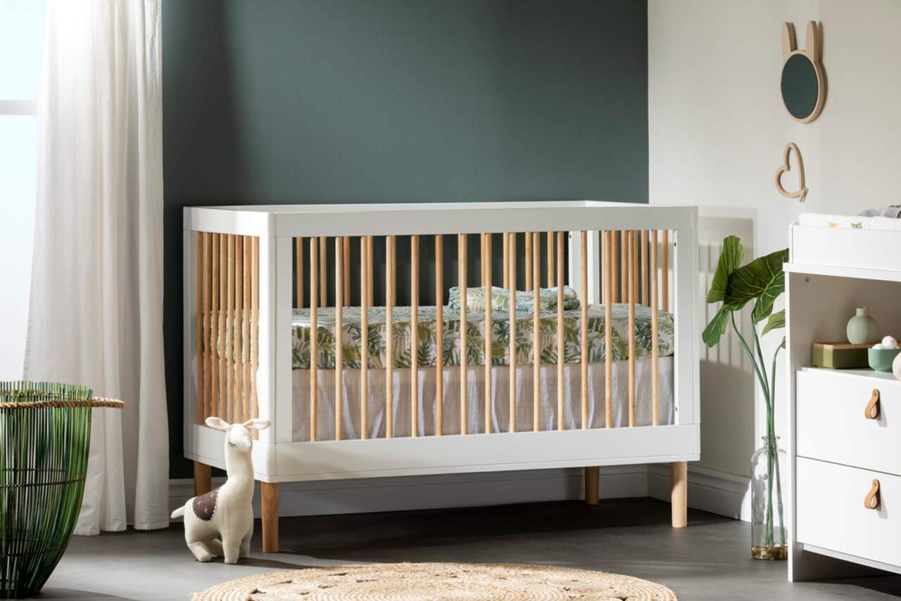 Balka Baby Crib with Adjustable Height Pure White Exotic Light