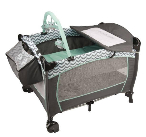 Evenflo Portable BabySuite DLX Playard, Spearmint Spree Green