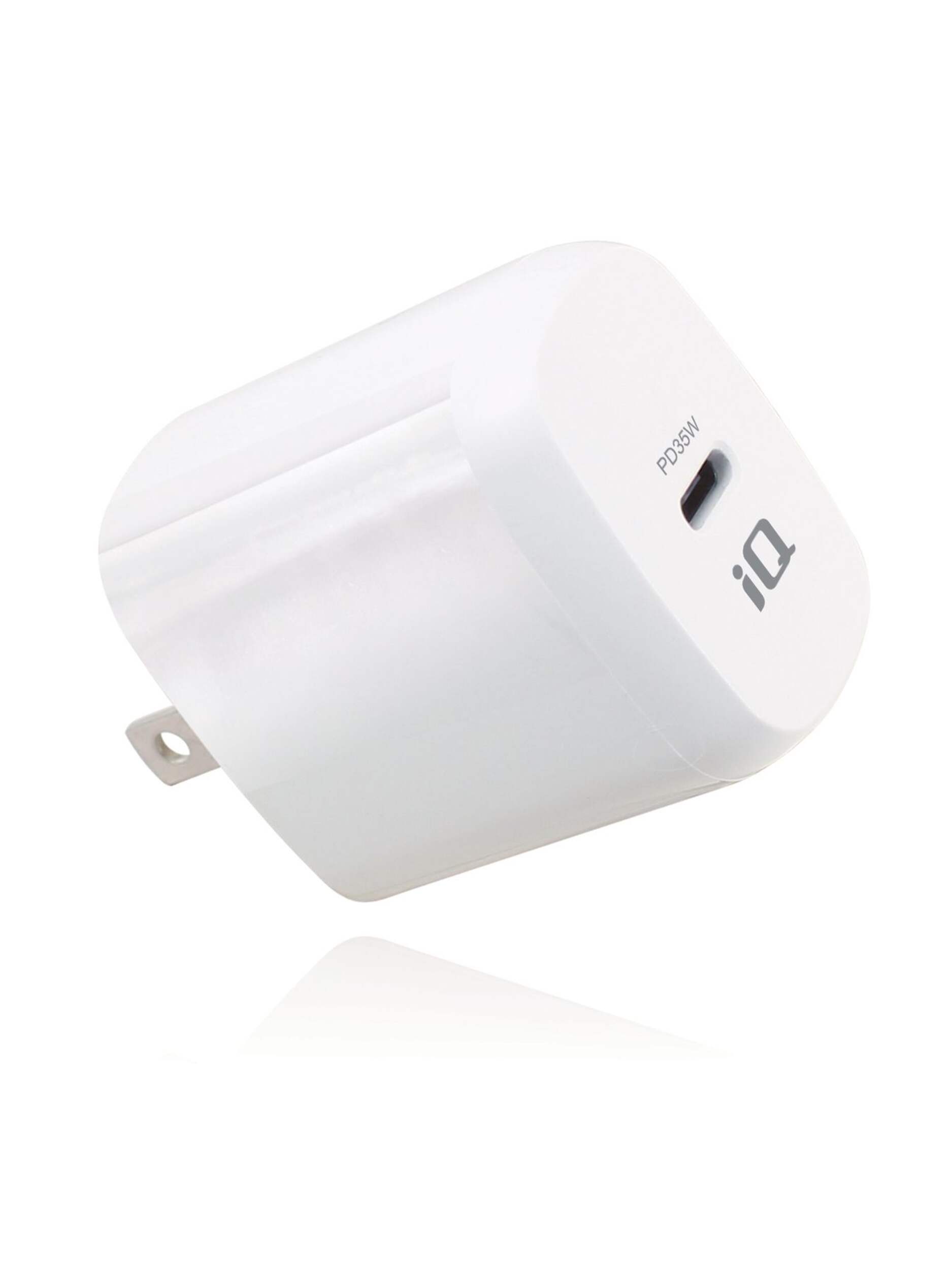 iQ Grab and Go MagSafe Clear Phone Case Essential Kit/Accessory Bundle for iPhone 16 Front_Three_Fourths_Angled_Right