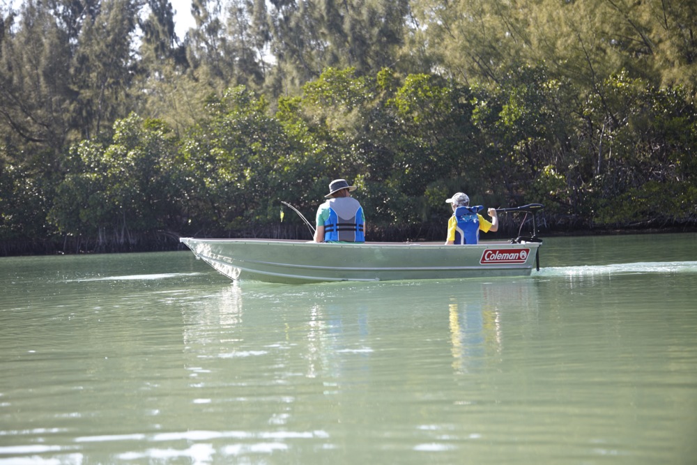 MotoMaster Nautilus Portable Power Pack & Battery Booster/Jump Starter