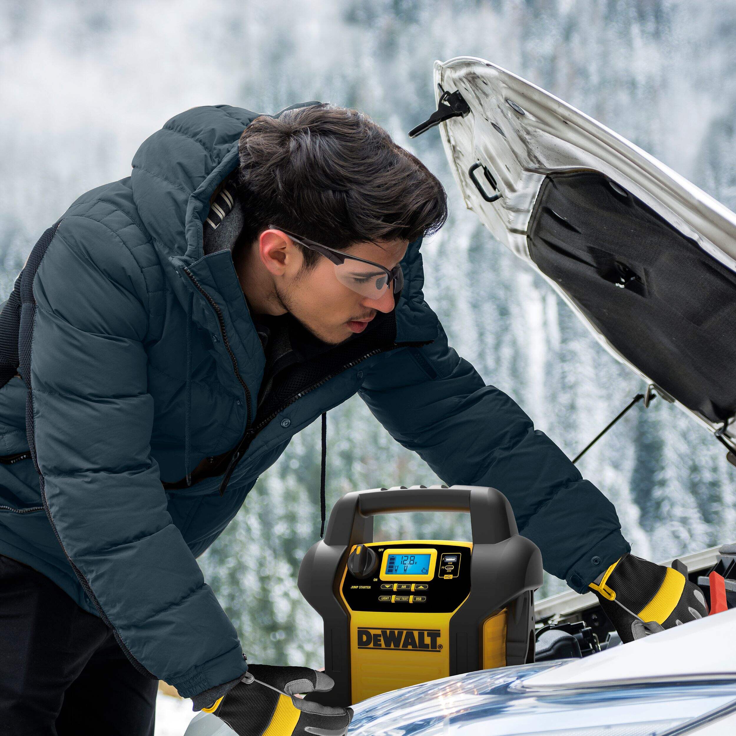 DEWALT DXAEJ14CA Booster Pack/Jump Starter, With AutoStop Digital Air
