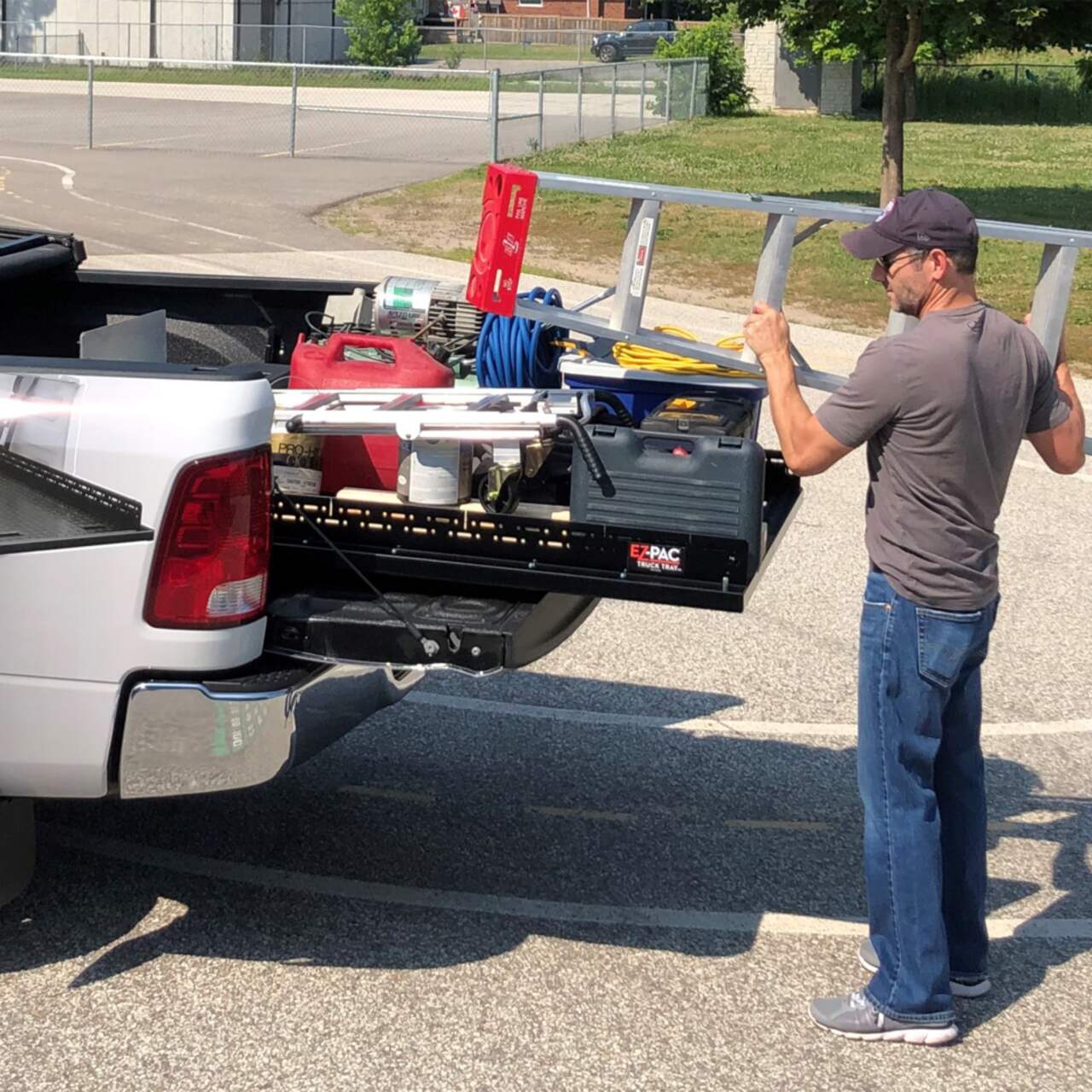 EZ PAC Truck Tray FS60 48RB Truck Tray Canadian Tire