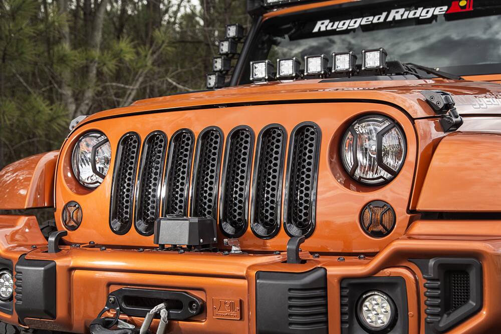 Rugged Ridge Jeep Wrangler Perforated Grille Insert Kit, Black, 7-pc |  Canadian Tire