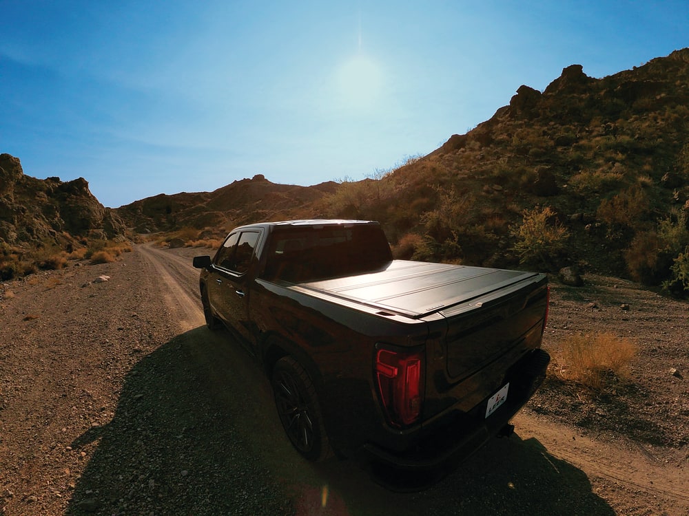 LEER HF650M Flush Folding Tonneau Cover | Canadian Tire