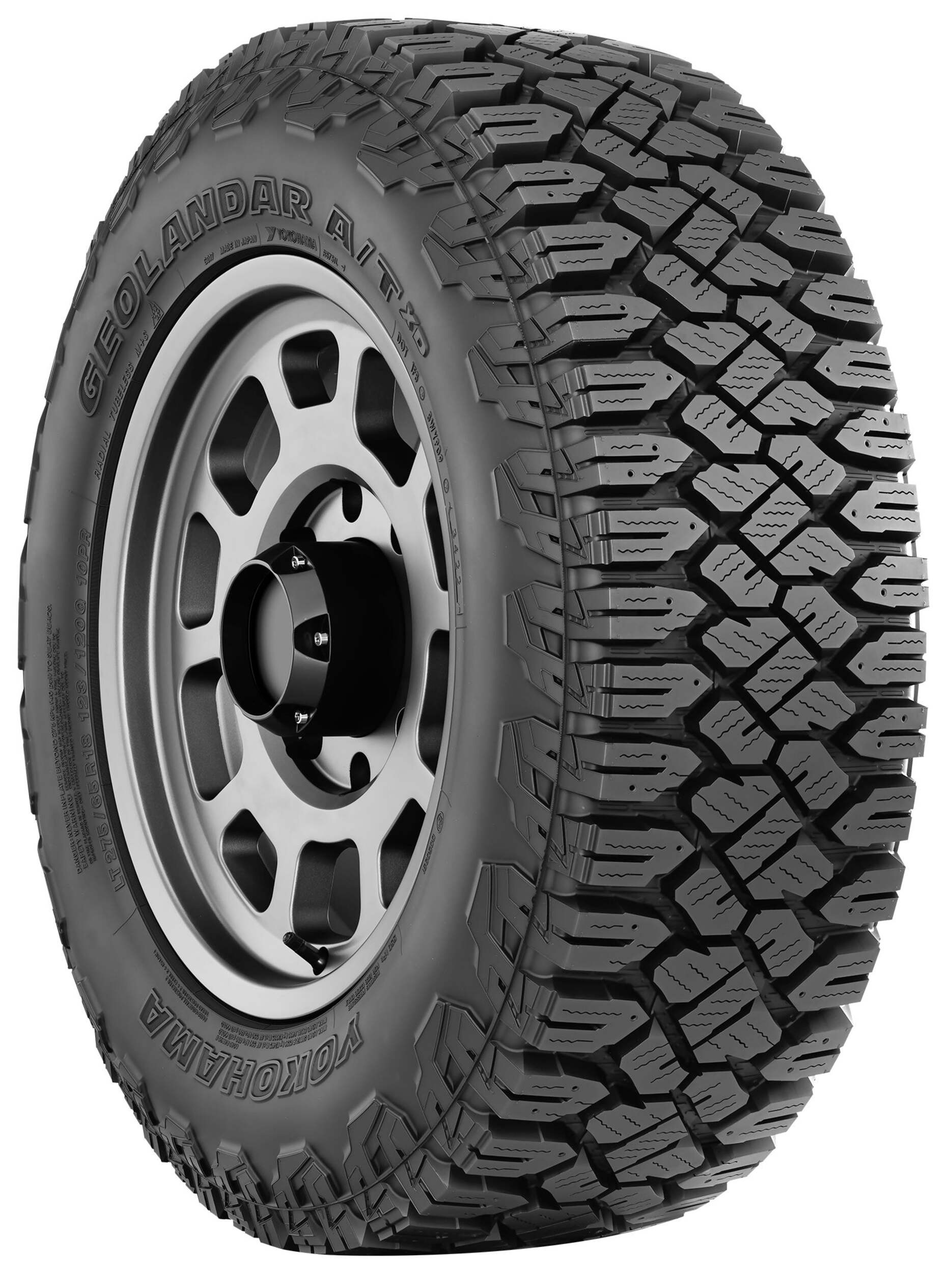 Pneu Yokohama Geolandar A/T XD G017 pour camion et VUS tout-terrain Front_Three_Fourths_Angled_Right