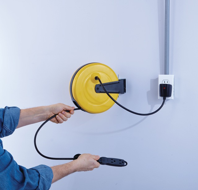 Mastercraft 30ft 16/3 Retractactabe Extension Cord Reel with 3