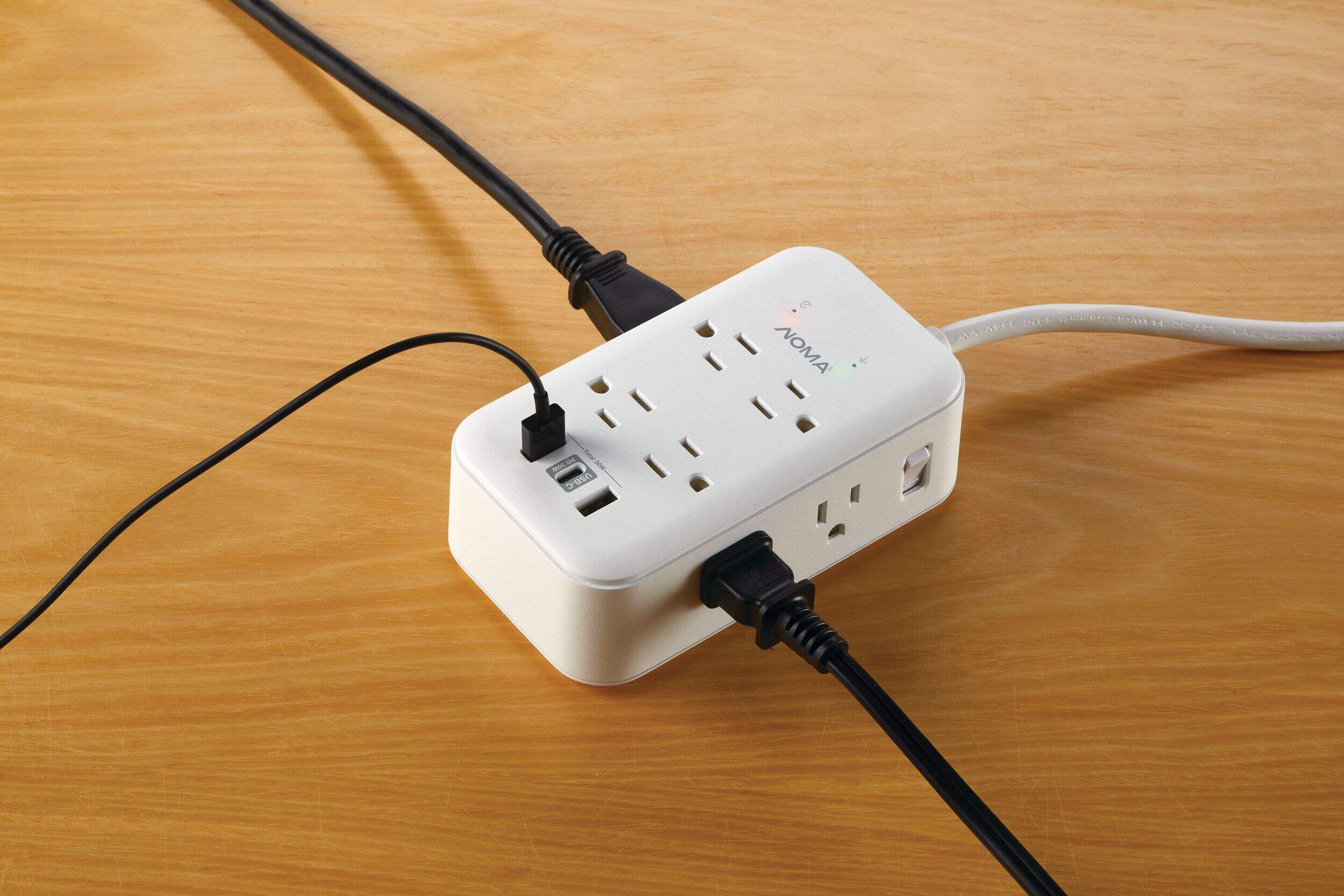 NOMA 8Outlet 2 USBA/C Power Bar Canadian Tire