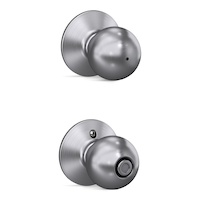 Serrure d'entrée verrouillable boule Schlage, chrome satiné Front_Three_Fourths_Angled_Right