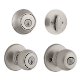 Weiser Fairfax Door Knob with Deadbolt, Reversible Exterior/Interior Entry Door Knob with Key and Deadbolt Lock, Satin Nickel Front_Angled_Right