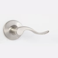 Serrure de porte de couloir à levier Garrison Queen, nickel satiné Front_Angled_Right