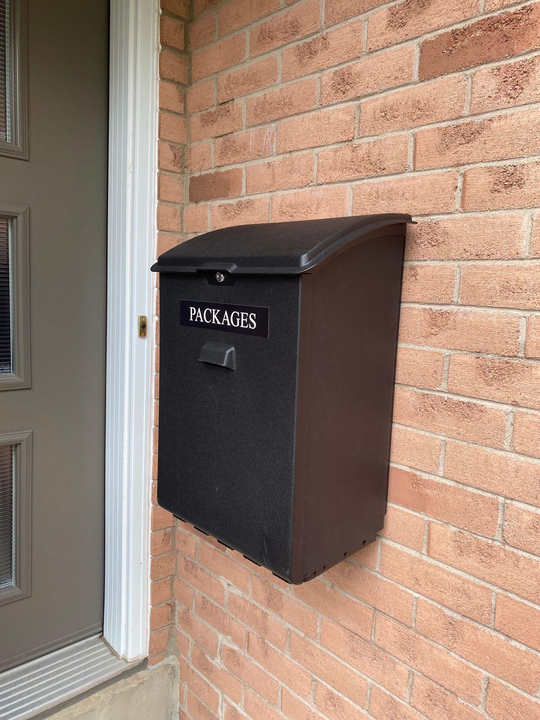 Boîte à colis verrouillable à montage mural résistante aux intempéries