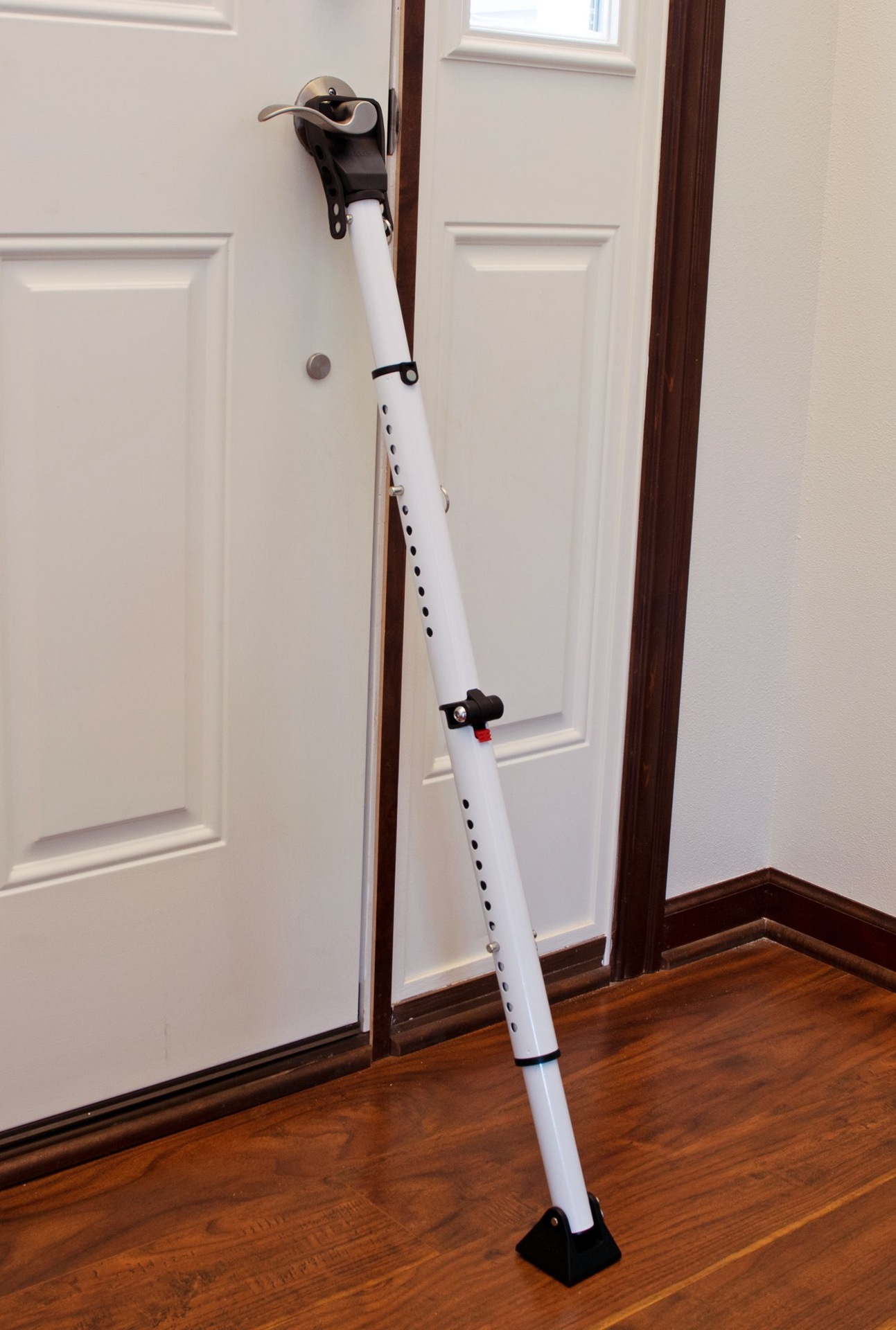 Barre de sécurité pliante et compacte pour porte Master Lock Canadian