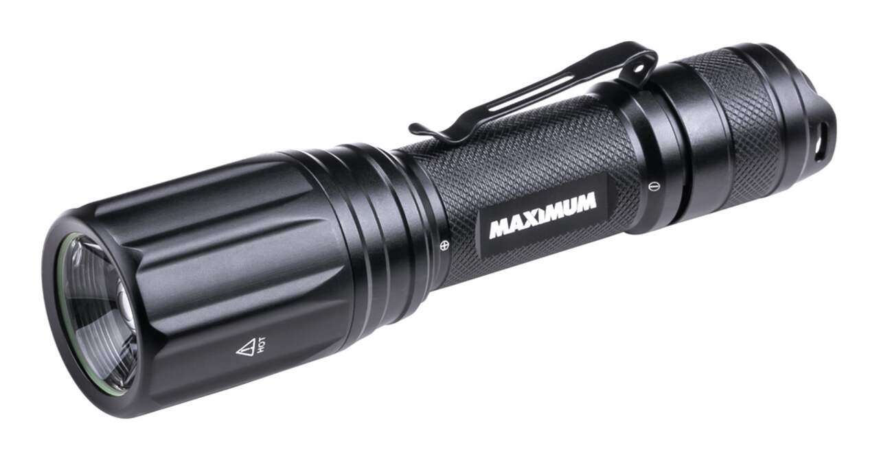 Lampe de poche à DEL rechargeable étanche MAXIMUM, 930 lumens, piles  comprises, noir