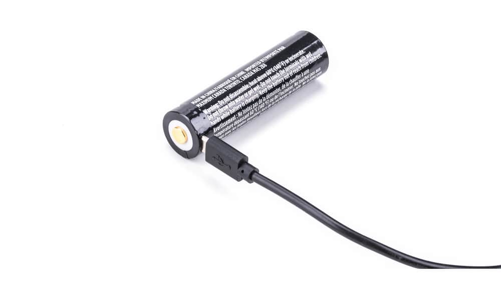 maximum 1100 lumen rechargeable uv flashlight