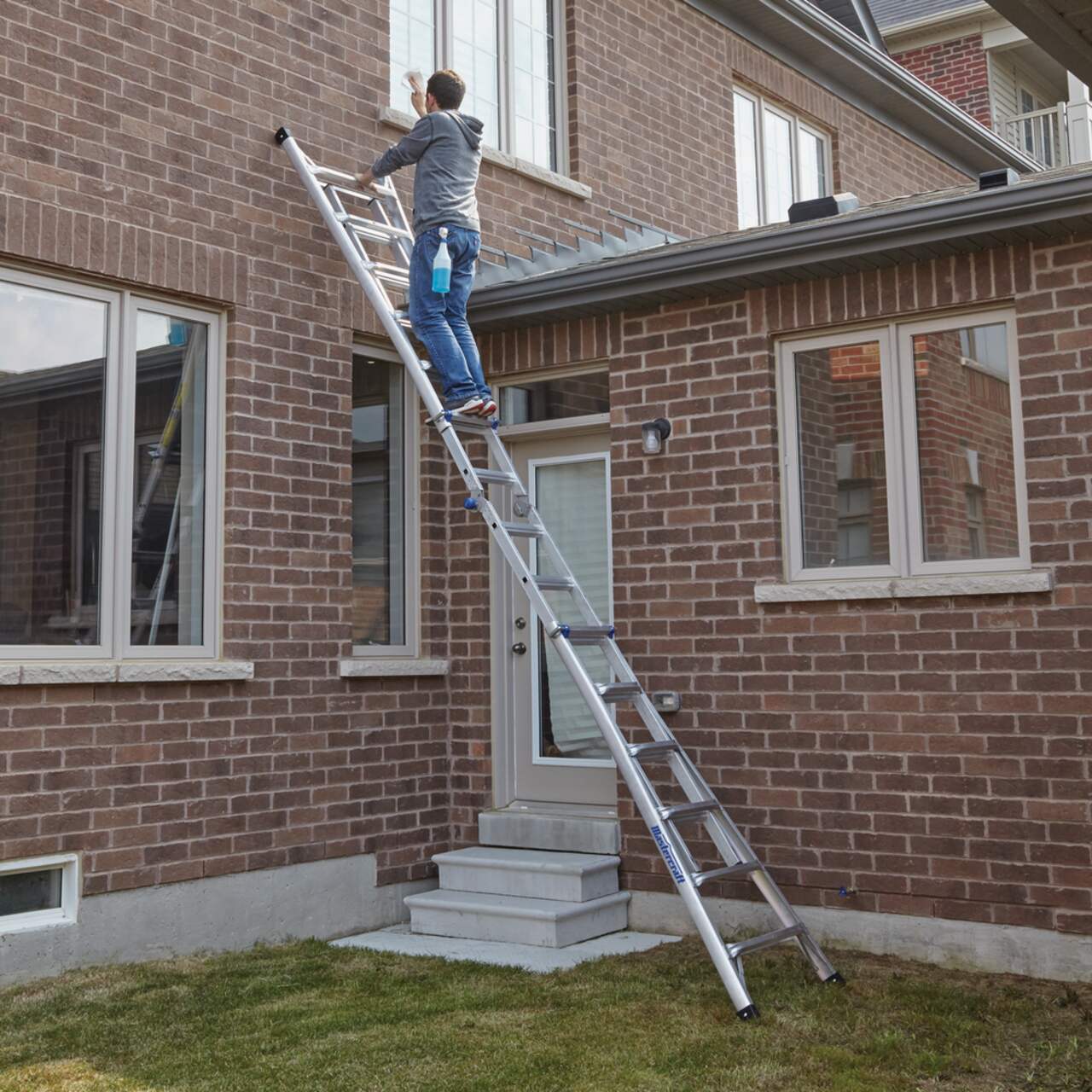 25 foot outlet ladder