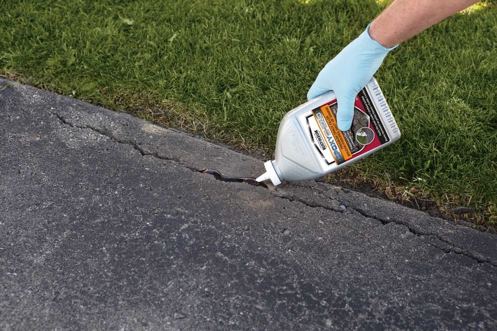 RustOleum EpoxyShield Premium Crack Filler, Repairs Asphalt Surfaces