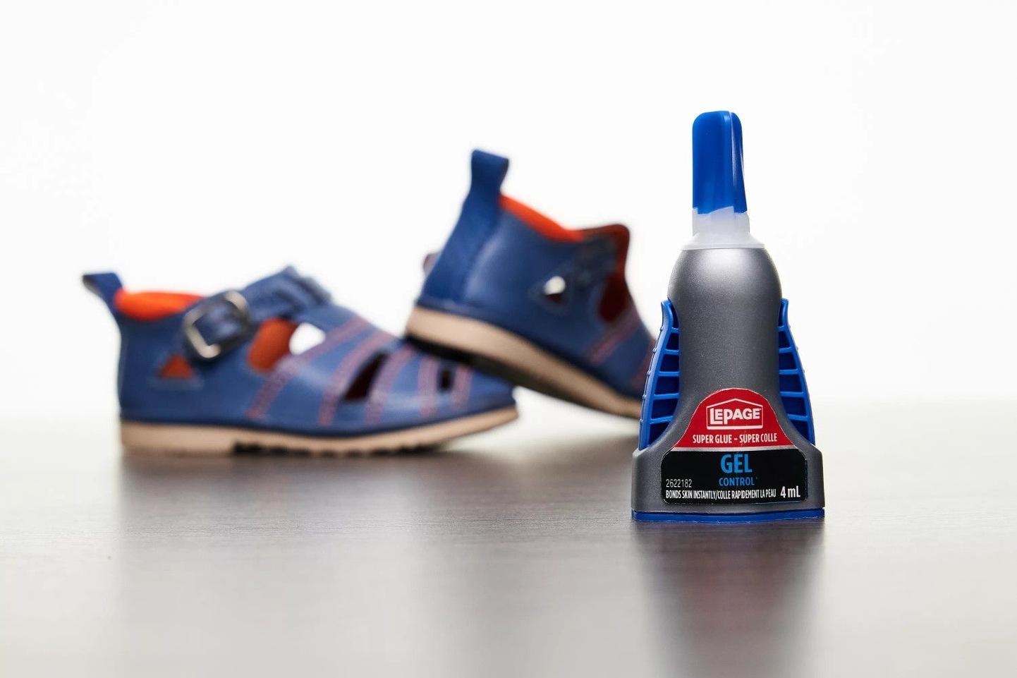 Super colle cyanoacrylate multi usage LePage Gel Control, sèche en