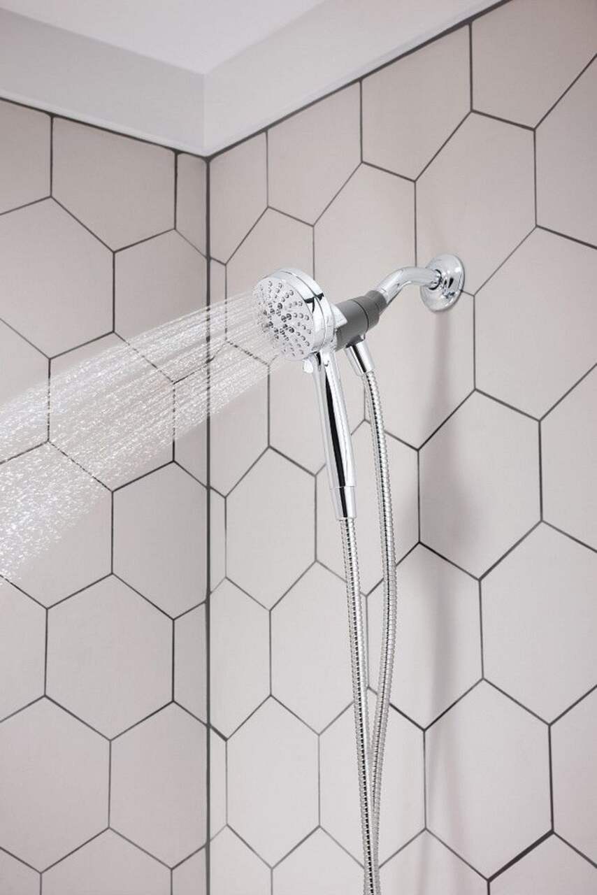 Pommeau de douche à main à fixation magnétique par Moen, collection Engage,  5,5 po