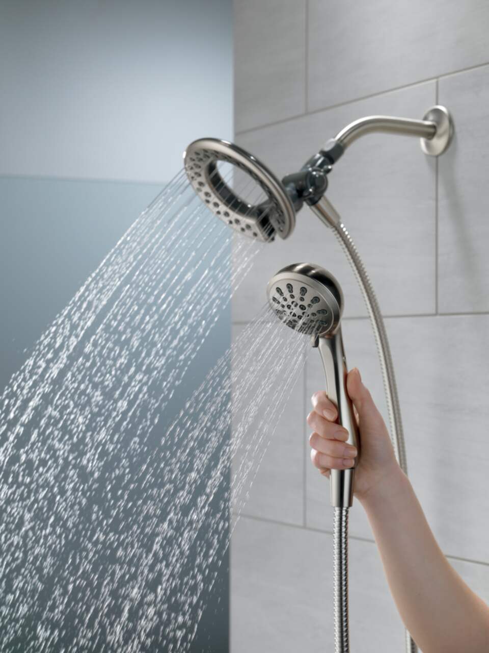Pomme de douche à main 2-en-1 Delta In2ition avec tuyau extensible