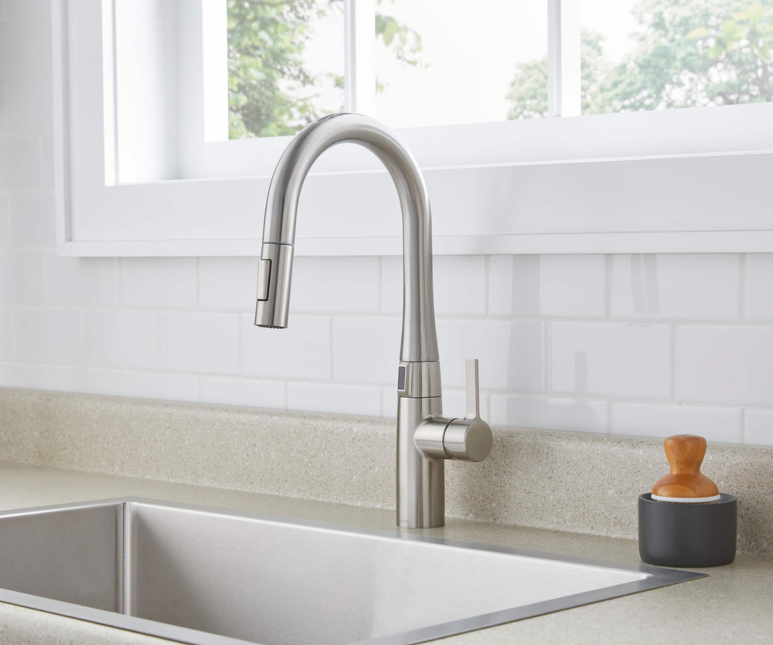 Danze Smartsense 1Handle Kitchen PullDown Faucet, Stainless Steel