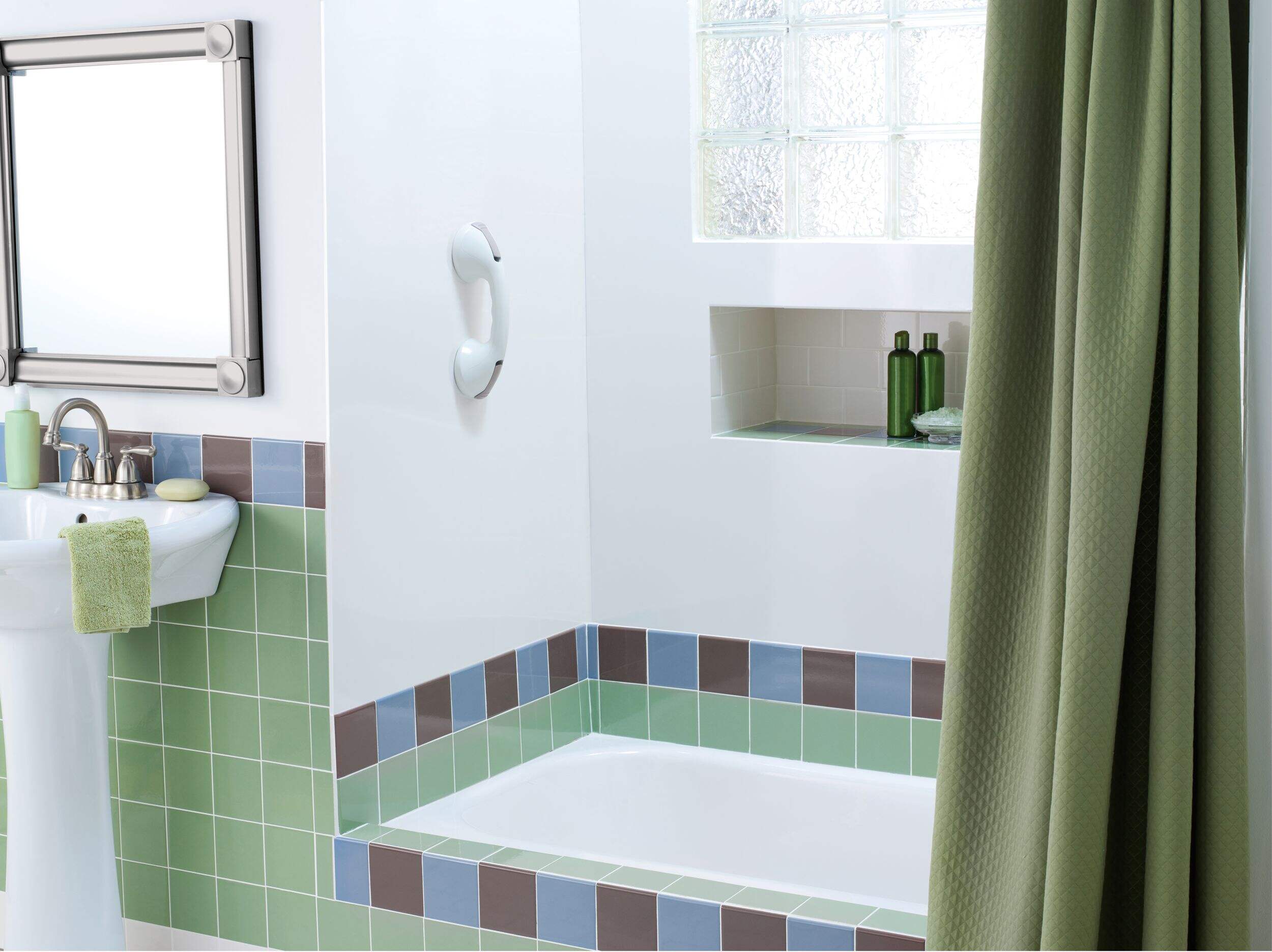 OXO StrongHold™ Suction Safety Bathroom Grip/Grab Bar, White, 13.5in Canadian Tire