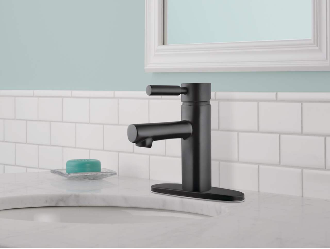 Delta Faucet Struct Single Handle Single Hole 4-in Centerset