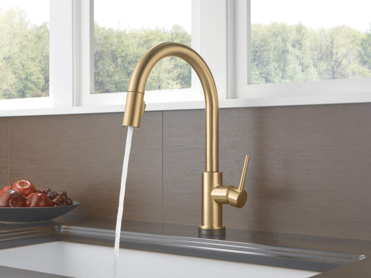 Delta TRINSIC Single Handle Pull-Down Kitchen Faucet with Touch2O  Technology- Champagne Bronze