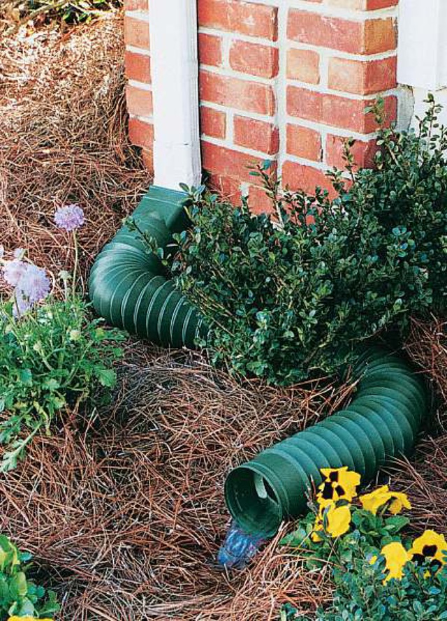 Euramax FlexASpout™ 25 to 55in Downspout Extension, Green Canadian Tire