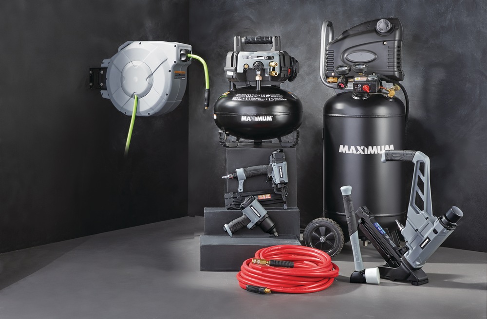 MAXIMUM 1/2in Pneumatic Air Impact Wrench with BuiltIn Regulator