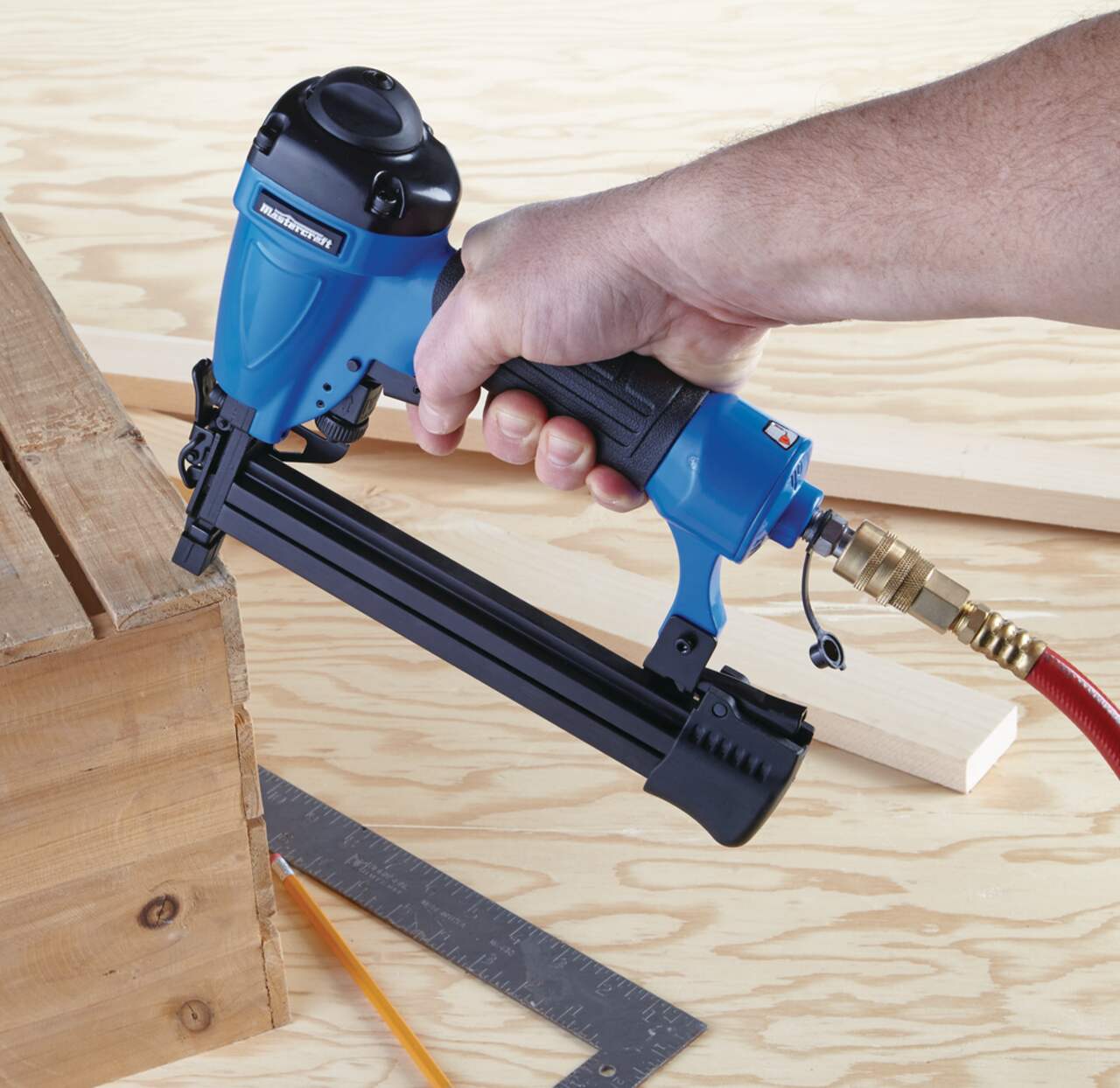 Mastercraft 18 Gauge Lightweight Pneumatic Air Stapler Staple Gun