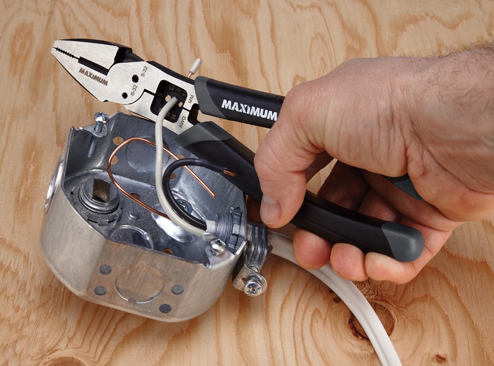 MAXIMUM All Purpose Linesman Plier, 8in Canadian Tire