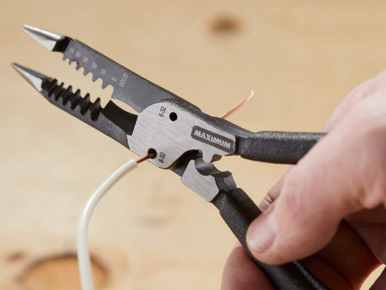 Mastercraft 10-22 Gauge Wire Stripper, Comfort Grip Handles, High Carbon  Heat Treated Steel