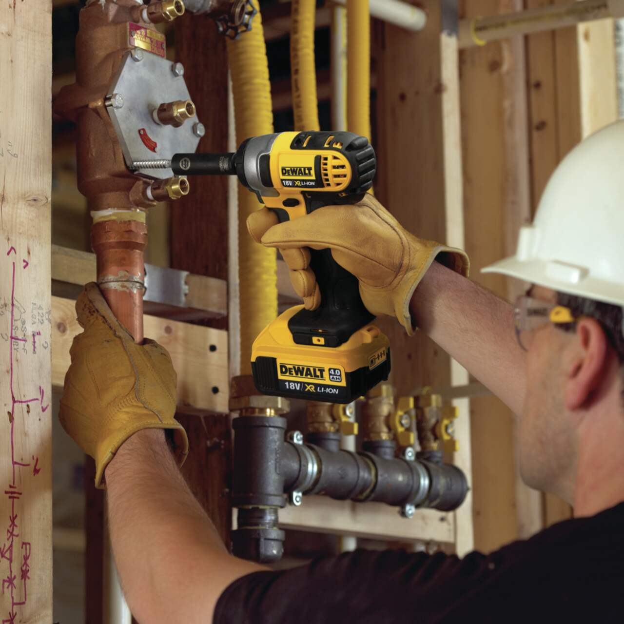 Dewalt dcf880b top torque