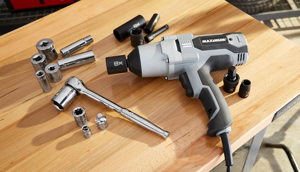 MAXIMUM 8.5A NutBusting Corded Single Speed Impact Wrench with LED
