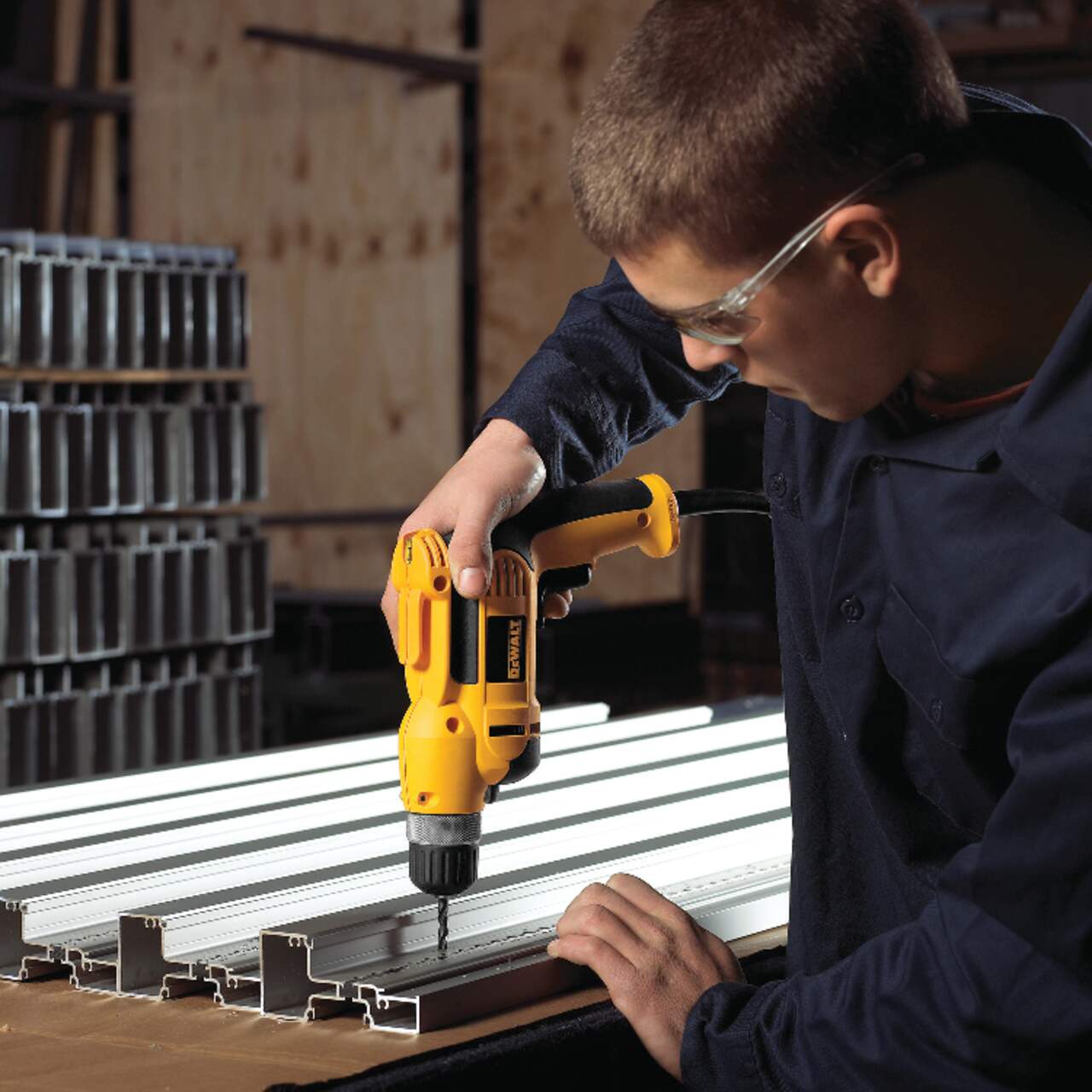 DEWALT DWE1014 7A Variable Speed Corded Compact Drill with Keyed Chuck Auxiliary Handle 3 8 in Canadian Tire