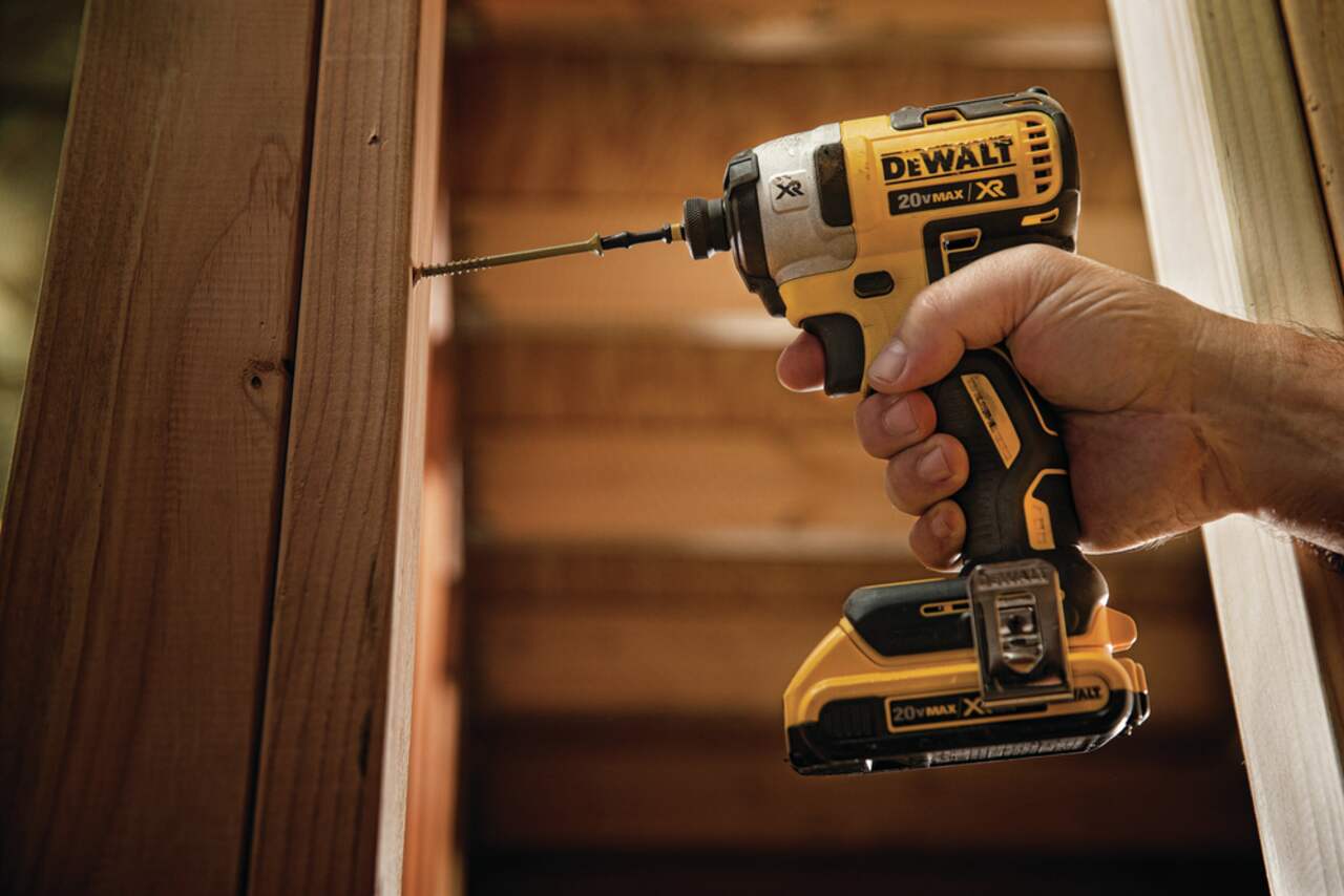 Dewalt dck287d2 hotsell canadian tire